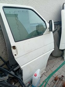 Zdravím mam tu nejaké diely na predaj na transportera t4 t4 - 5