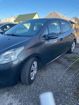 Peugeot 208 • 2012 • 1.4 Diesel • 50 kW • - 5