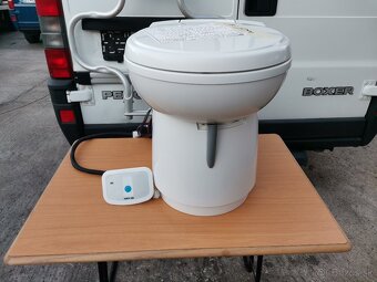 Predam dvierka a ine na autokaravan a obytny prives - 5