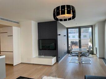 BA I. Luxusný byt s veľkou terasou v EUROVEA - 5