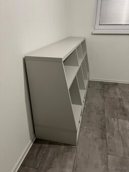 Skrinka na boxi šufliky kancelária - 5