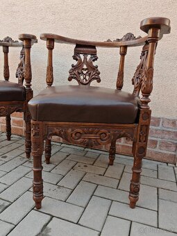 Starožitné rohové vyrezávané stoličky - 5