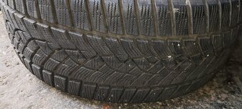 225/45R17 - 5