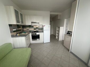 1 izbový byt v Ružinove, ŠÁNDOROVA ul - 5