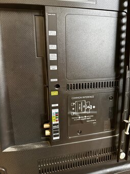 Samsung 50" UHD 4K Smart TV UE50KU6072U - 5