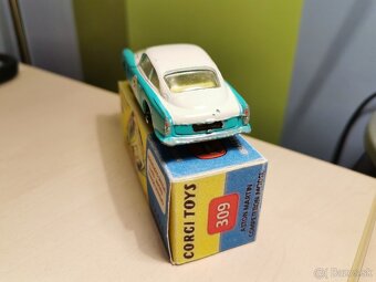 Corgi toys Aston Martin competition - 5