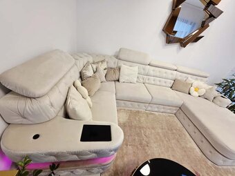 Luxusná rohová sedačka s LED osvetlením, elektrickým výsuvom - 5