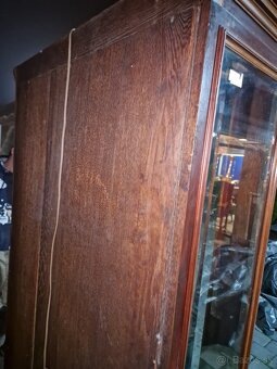 28 - Predám starožitnú vitrína v štýle Altdeutsch - 5