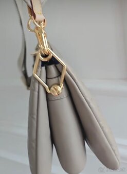 Louis Vuitton cousin - 5