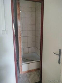 Sklad s parkovacími miestami - 5