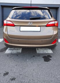 Hyundai i30 , combi, hneda metalíza ,2013, km: 123000 - 5