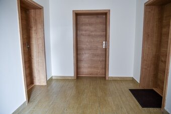 NA PREDAJ: 2izbový byt s výhľadom na majestátny Spišský hrad - 5