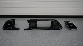 Interérové časti Seat Leon - 5