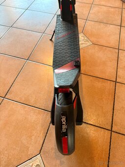 Aprilia eSR2 - 5
