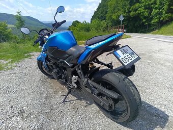 Suzuki GSR 750 2012 - 5