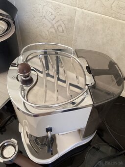 Pákový kávovar DeLonghi - 5