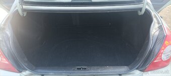 Hyundai Elantra - 5