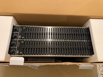 Behringer Ultrafraph FBQ-PRO FBQ6200 - 5