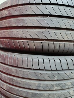 Predám Letné pneumatiky Michelin 205/55/17 - 5
