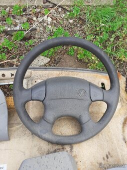 Predam stredovy panel na skoda felicia a vzperu na tlmice - 5