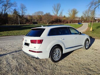 Predám Audi Q7 3.0 TDI 272k quattro, tiptronic 8-st. - 5