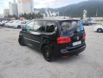 Volkswagen Touran 2.0 TDI Highline - 5