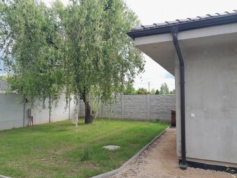 Predaj 3 izbový RD na pozemku 8árov Rastislavice Nové Zámky - 5