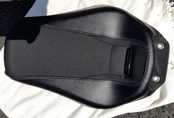 HARLEY DAVIDSON®BREAKOUT M8 - 5