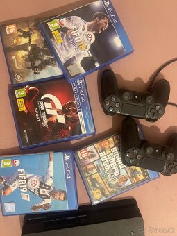 Playstation 4 slim - 5
