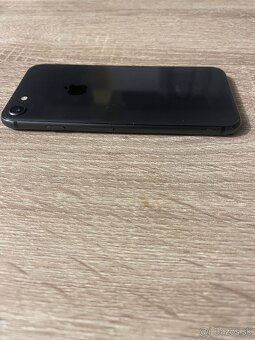 iPhone 8 / 128GB Black Pekný stav - 5