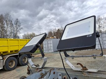 Elektrocentrála a osvětlovací stožár Kubota D905 - 5