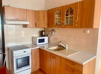 Zariadený a KLIMATIZOVANÝ 2 izbový byt s dvomi balkónmi - 5