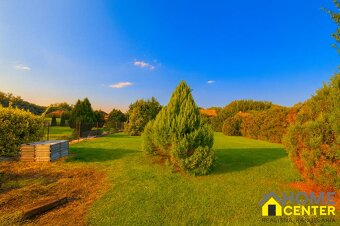 REZERVOVANÝ: Zrekonštruovaný rodinný dom v srdci prírody – S - 5