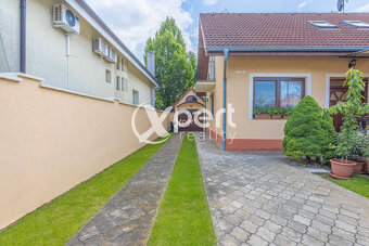 ZNÍŽENÁ CENA. Krásny rodinný dom priamo v centre na predaj - 5