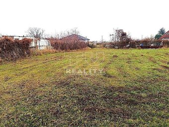 Výnimočný stavebný pozemok s výmerou 1270 m2 v tichej... - 5
