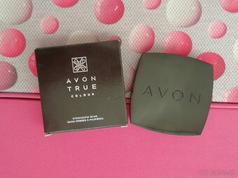 Givenchy očné tiene Le Prisme a Avon True Colour očné tiene - 5