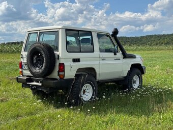 Toyota Land Cruiser 70 3.0 TDI - 5