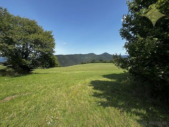 Pozemok 2400 m2 / samota s výhľadom / možnosť výstavby - 5