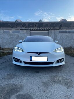TESLA MODEL S - 5