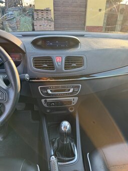 Renault Fluence 1.6 benzín - 5