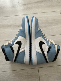 Nike Jordan 1 University Blue - 5