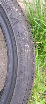 225/40r18 - 5