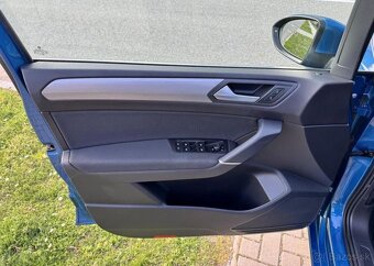 Volkswagen Touran 1.5 TSI DSG 7MÍST benzín automat 110 kw - 5