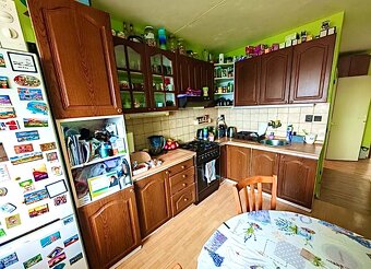 Slnečný 4 - izbový byt - Sídlisko Nad Jazerom - 5