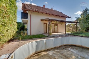 6-izbový rodinný dom s dvojgarážou v Malinove - 5