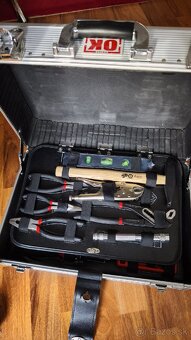 Hliníkový kufor a náradím - 5