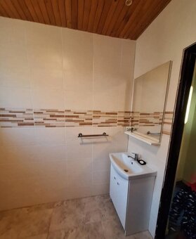Na predaj rodinný dom so záhradou 1400 m2, obec Dvorníky - 5