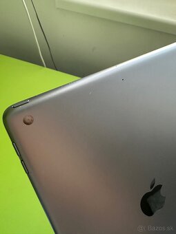 iPad 10.2 64 GB WiFi Vesmírne Sivý 2021 + pero + obal - 5