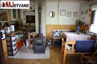 Pekná drevená záhradná chatka v záhradkárskej oblasti Martin - 5