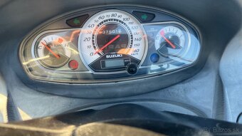 Suzuki Burgman UH 200 - 5